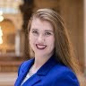 Meet your Posher, Elizabeth